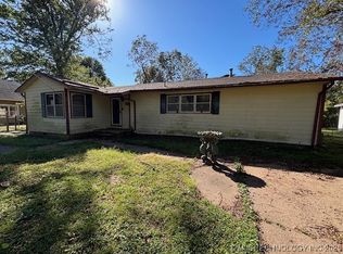 710 W Spruce St, Haskell, OK 74436