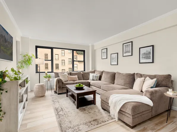 136 East 76th Street 10C image 1 of 7