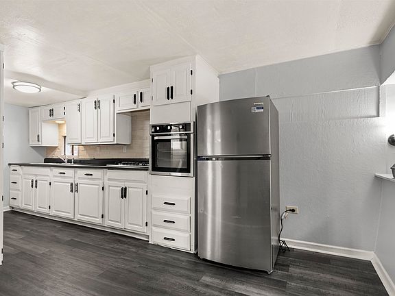4th image of 3226 8th St