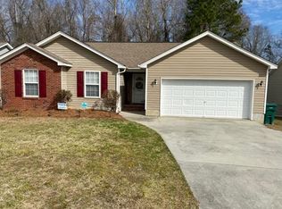 1067 Jamie Ct, Manning, SC 29102