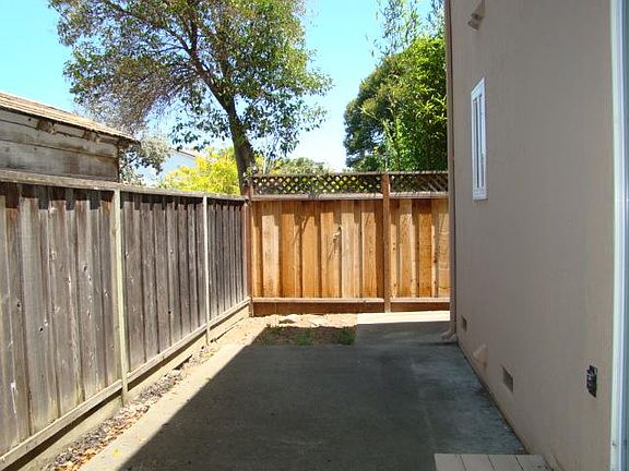 5th image of 550 Mariposa Ave APT 1