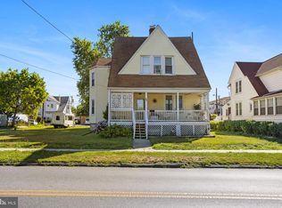 37 W Amosland Rd, Norwood, PA 19074