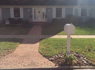 1540 Foxhill Rd, Naperville, IL 60563