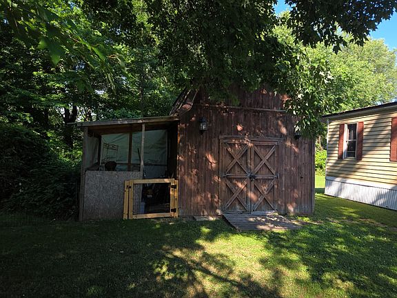 3rd image of 16327 Horseshoe Dr