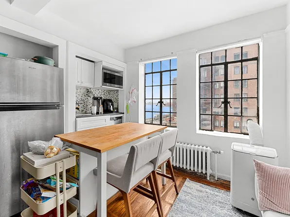 45 Tudor City Place image 1 of 11