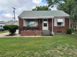135 Ringland Rd, Hastings, NE 68901