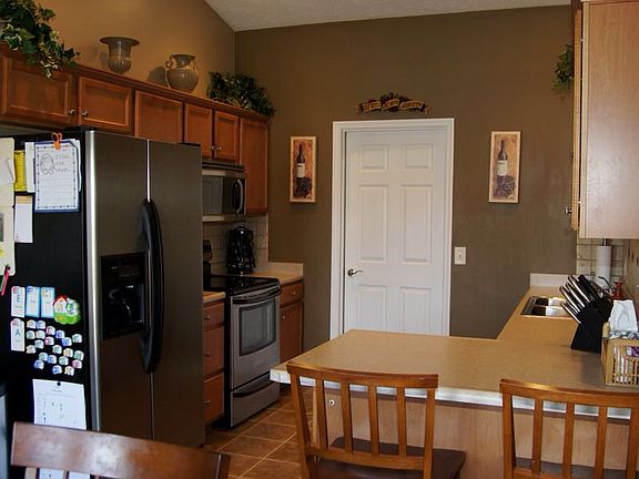5th image of 170 Christina Way