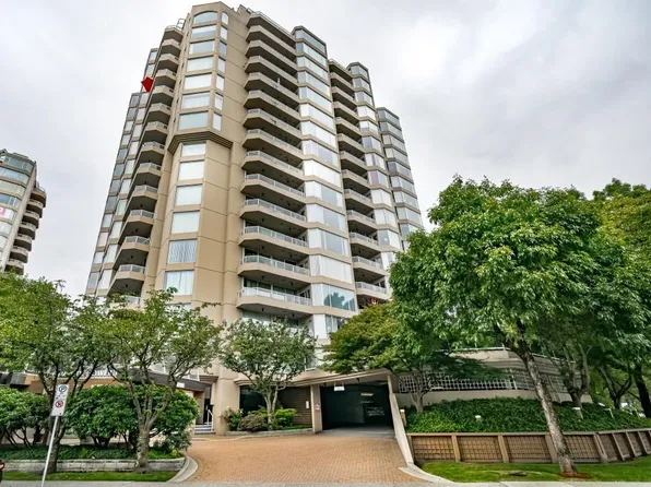 1045 Quayside Dr #1606, New Westminster, BC V3M 6C9