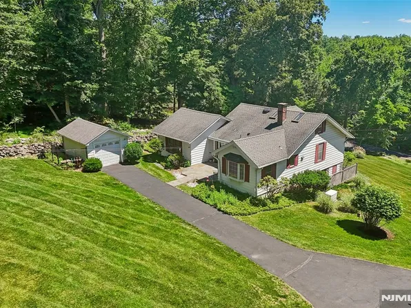 74 Woodland Rd, Montvale, NJ 07645