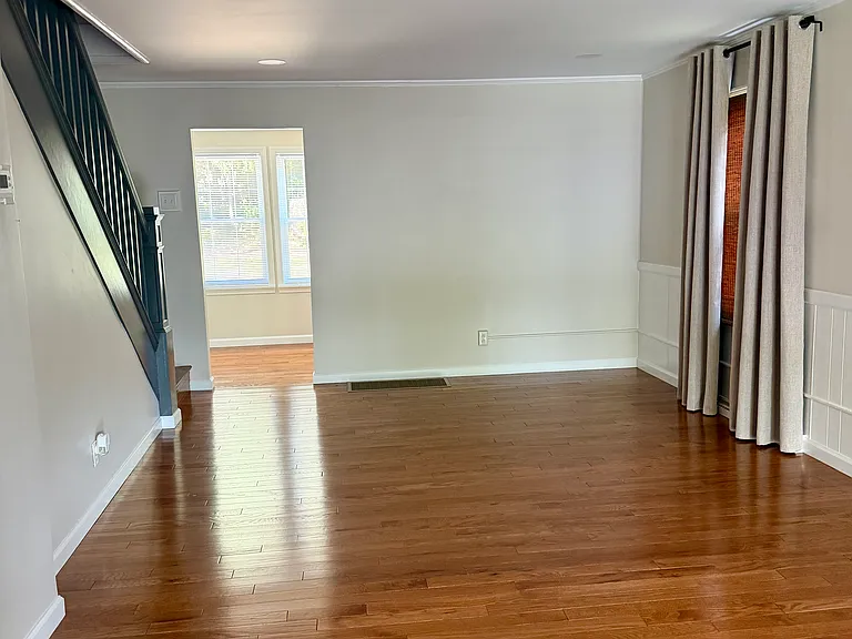 102 Sarvey Ln — Photo 17
