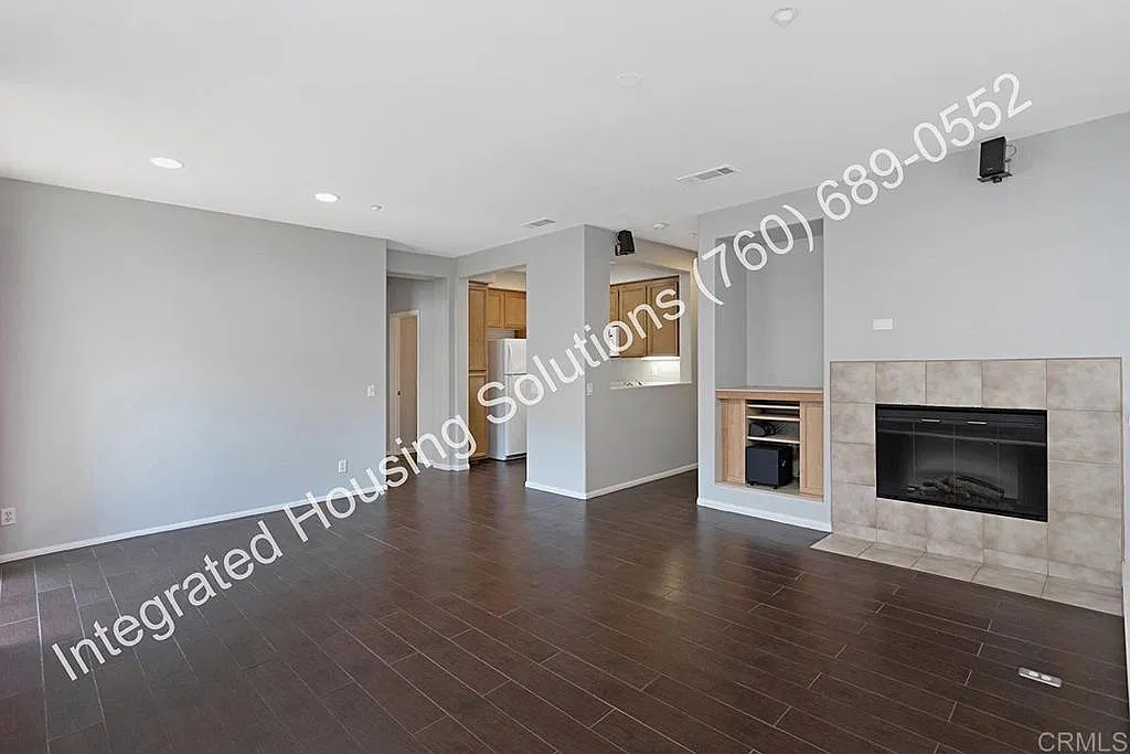 2 bed, 2.0 bath, 1026 sqft, $3,200 — Photo 3