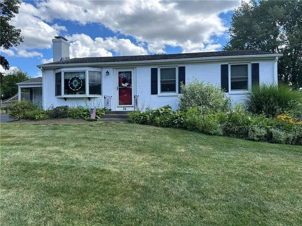 24 Beachwood Dr, Cumberland, RI 02864