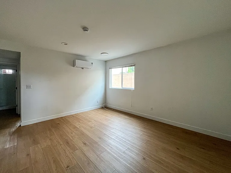 1034 Magnolia Ave — Photo 5
