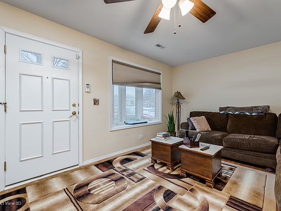 4th image of 375 N Hemlock Ave