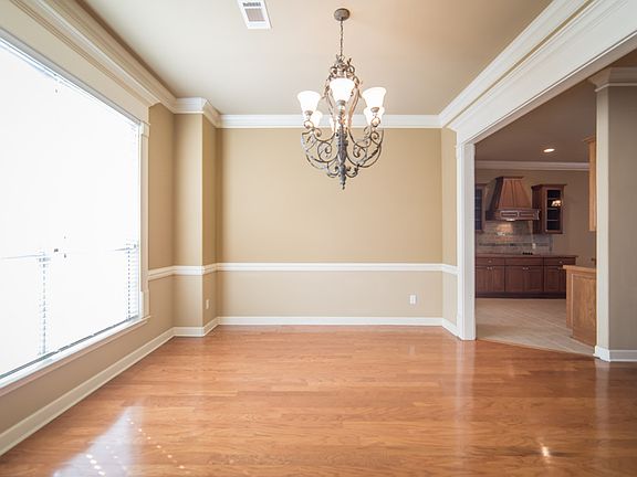 5th image of 2606 Sweetgrass Dr
