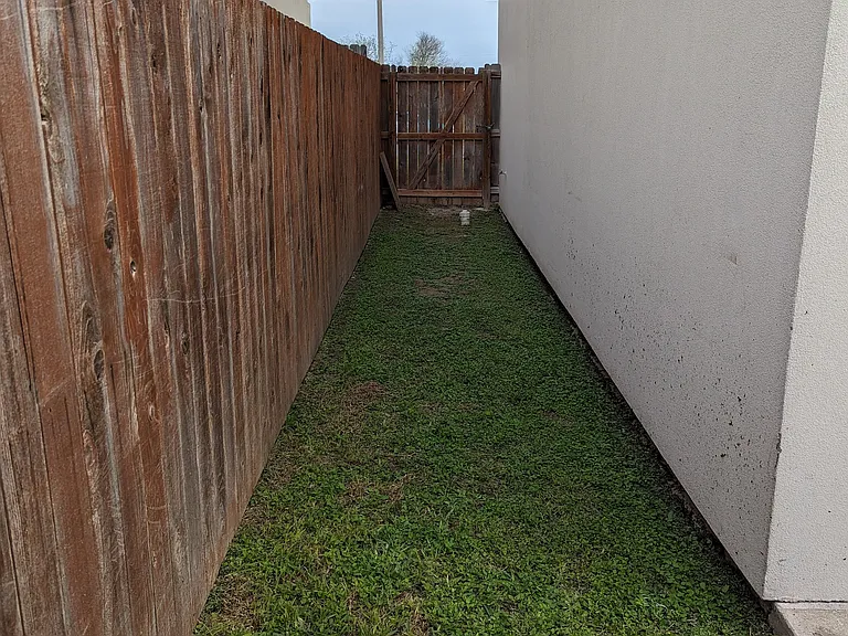 5211 Shalom Dr — Photo 37