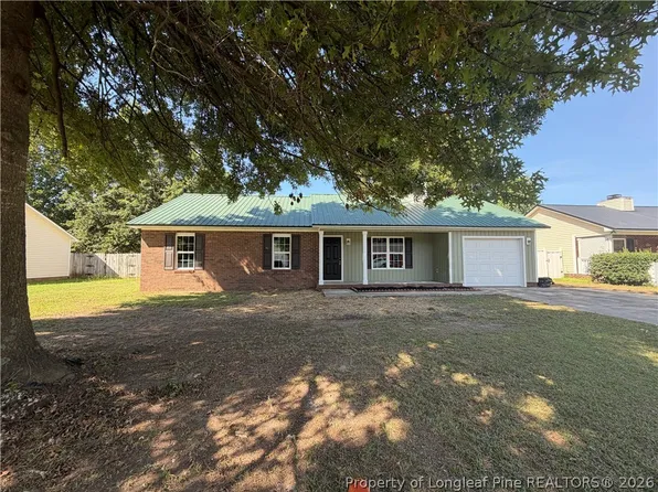 401 Northwoods Dr, Raeford, NC 28376