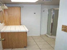 5th image of 2419 W Sunnyside Ave