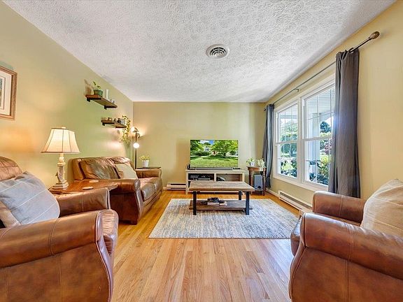 5th image of 802 Elizabeth Dr