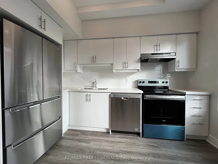 62 Dixfield Dr #123 — Photo 11