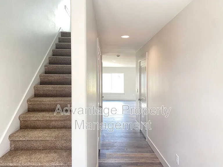 1786 S 9th St — Photo 8