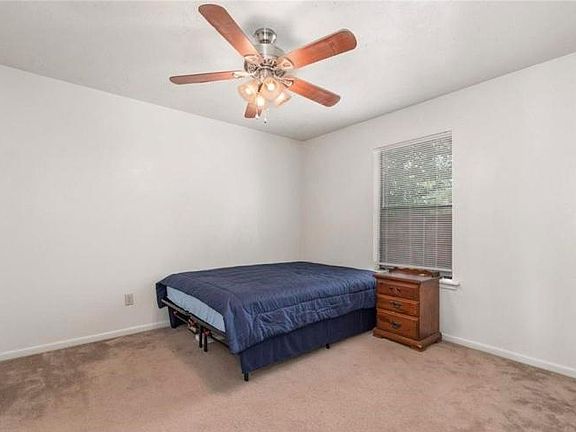 4th image of 1906 Woodsman Dr APT D