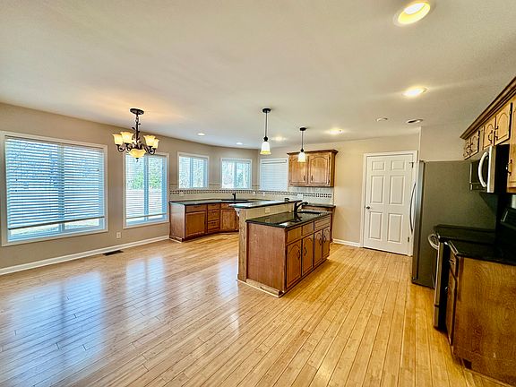4th image of 357 Woodtrace Dr