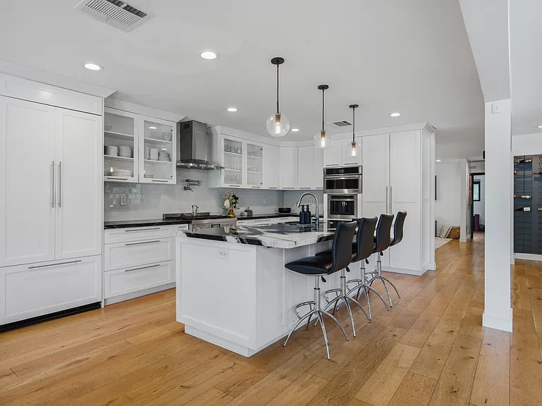 16453 Lassen St — Photo 25