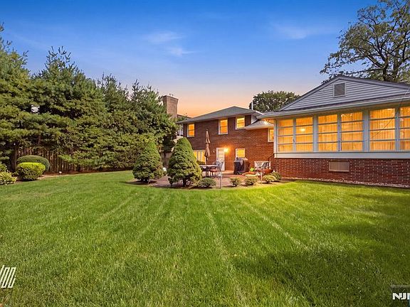 3rd image of 1111 Cumbermeade Road