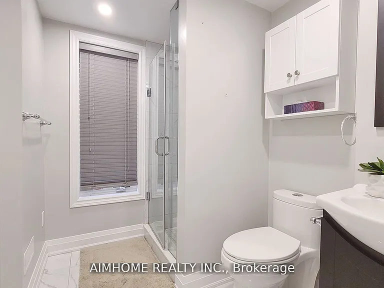 45 Duncombe Ln — Photo 19