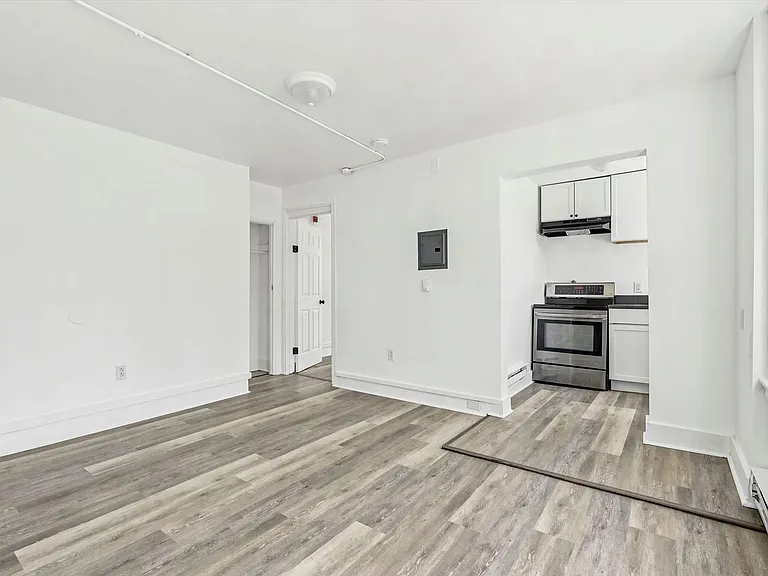 914 Belmont Ave — Photo 9