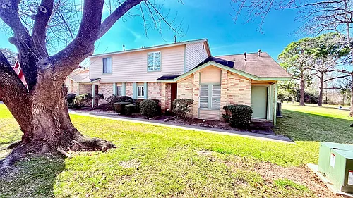 1927 Country Village Blvd #B Photo 1