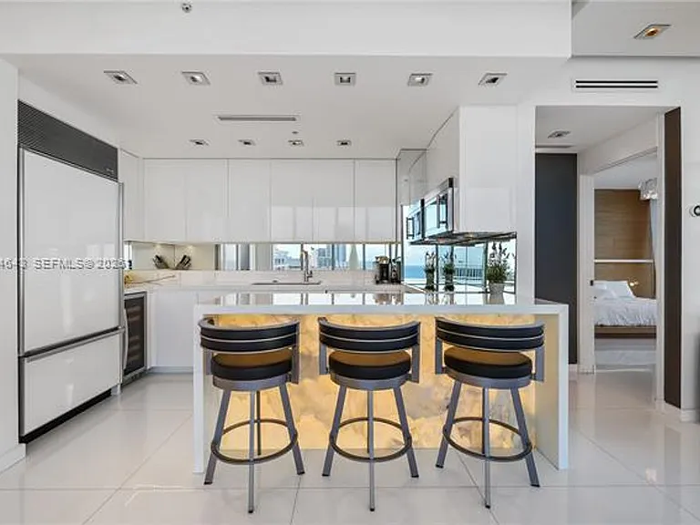 6899 Collins Avenue Cu #2208 — Photo 1