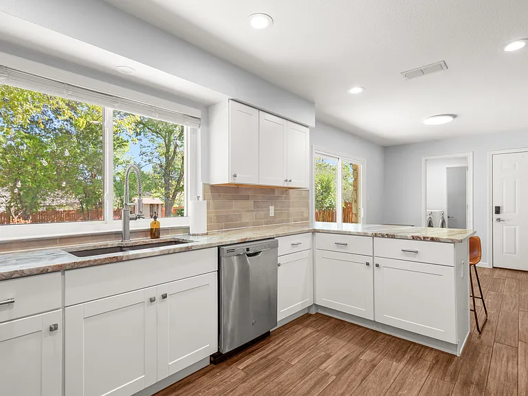 7314 Danwood Dr — Photo 17