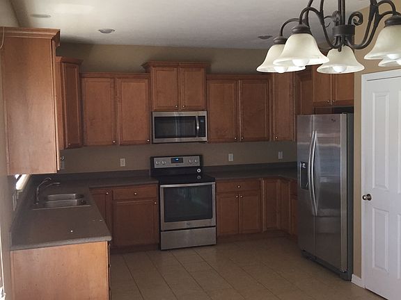 3rd image of 5921 W Violet Peak Dr