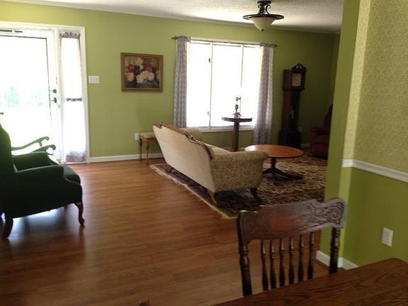 3rd image of 525 Lake Park Dr