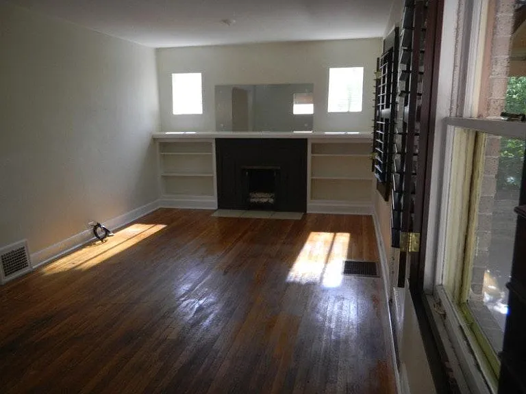 2811 E 5th Ave — Photo 4