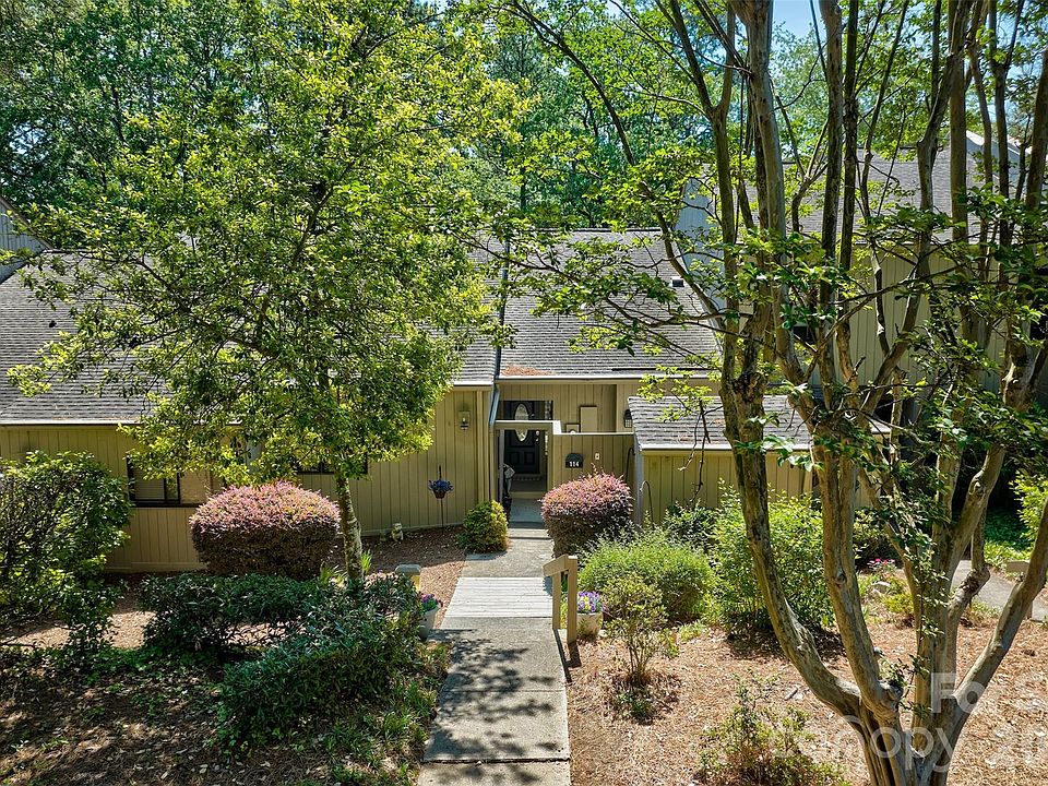 1st image of 114 Pine Grove Cir