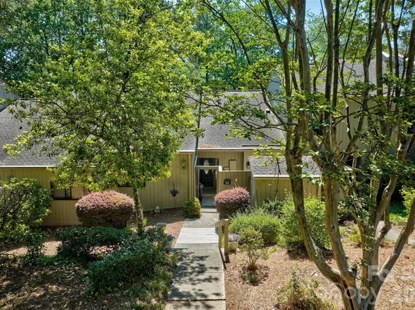 114 Pine Grove Cir, Clover, SC 29710