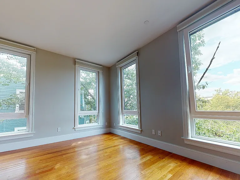 166 Hampshire St #3 — Photo 5