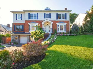 150 Revere Rd, Manhasset, NY 11030