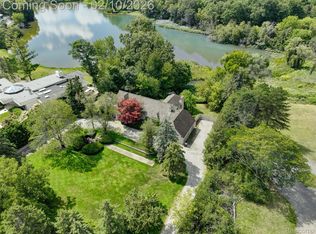 363 Lakewood Dr, Bloomfield Hills, MI 48304