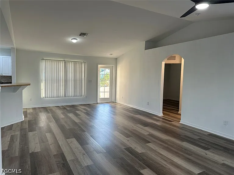 2207 NE 15th Ln — Photo 12