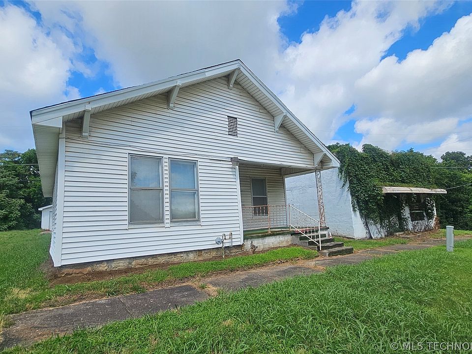 1st image of 831 Altamont St