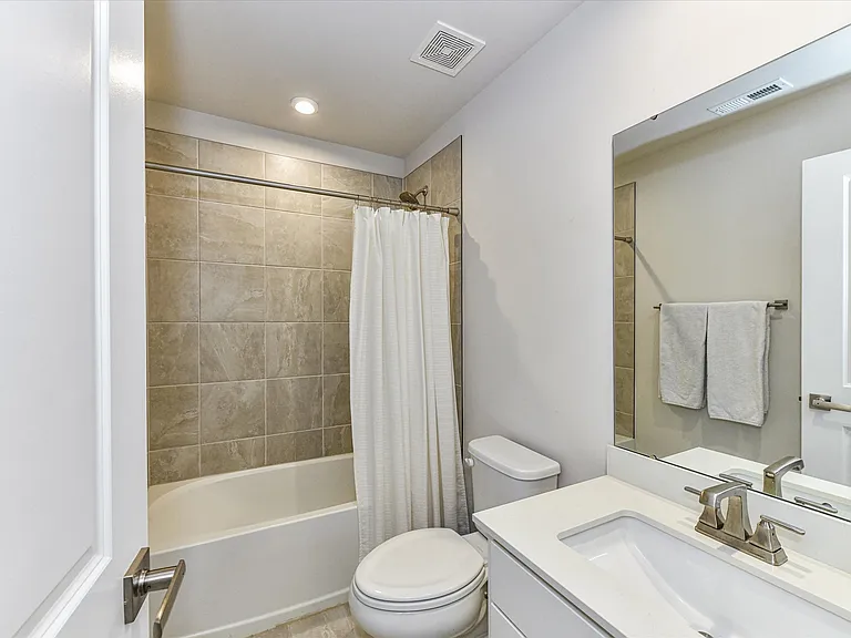 408 Tristram Ln — Photo 15