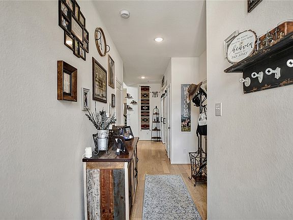 3rd image of 21623 Evergreen Manor Dr