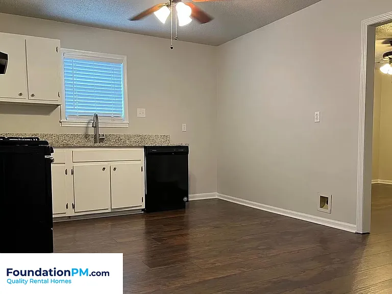 137 S Fenwick Rd — Photo 4