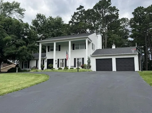 705 Ponderosa Dr, Macon, MO 63552