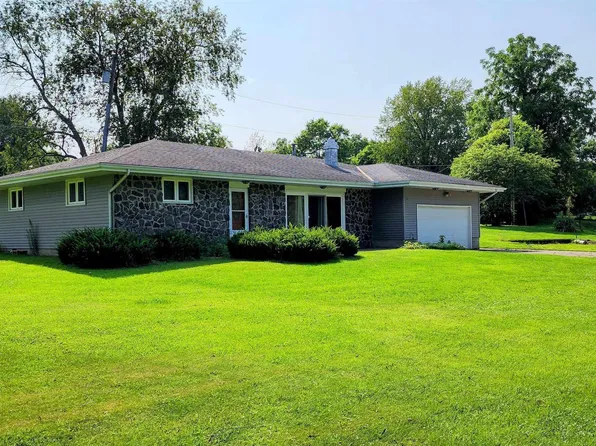 11241 N Wawasee Cir E, Cromwell, IN 46732