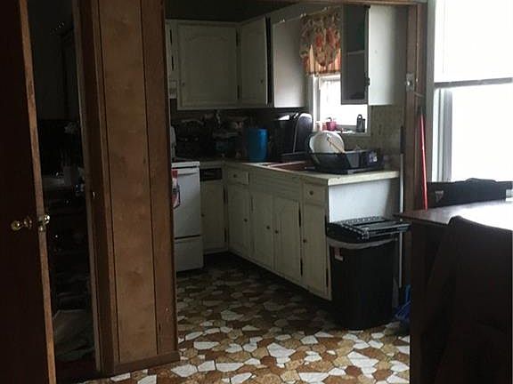 3rd image of 94 Burgess Ave
